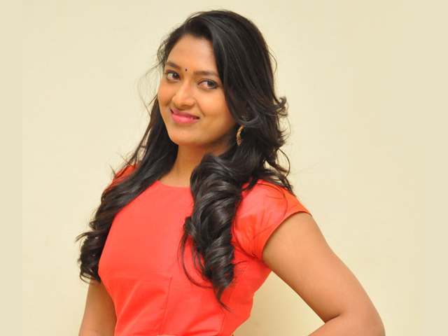 Sneha Stills at Chennai Chinnodu Audio Launch